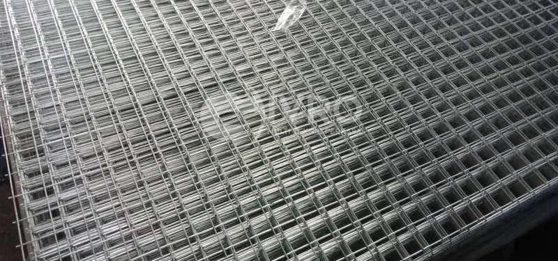 Pabrik ram mesh lembaran tebal 2.5 - 3 - 4 mili lubangan 5x5cm