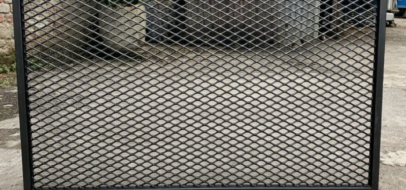 Expanded Metal untuk Pagar: Solusi Pemagaran yang Kuat, Aman, dan Modern